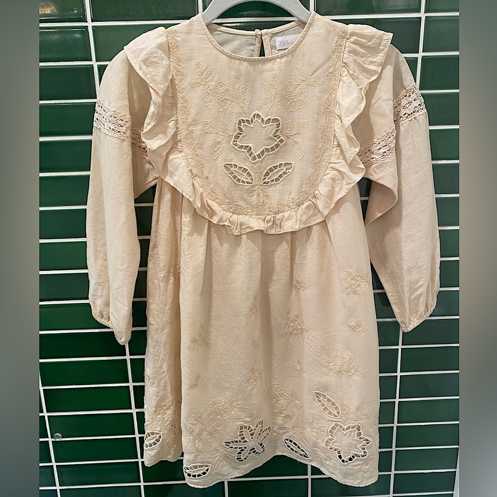 Zara girls size 8, cream, embroidered dress
